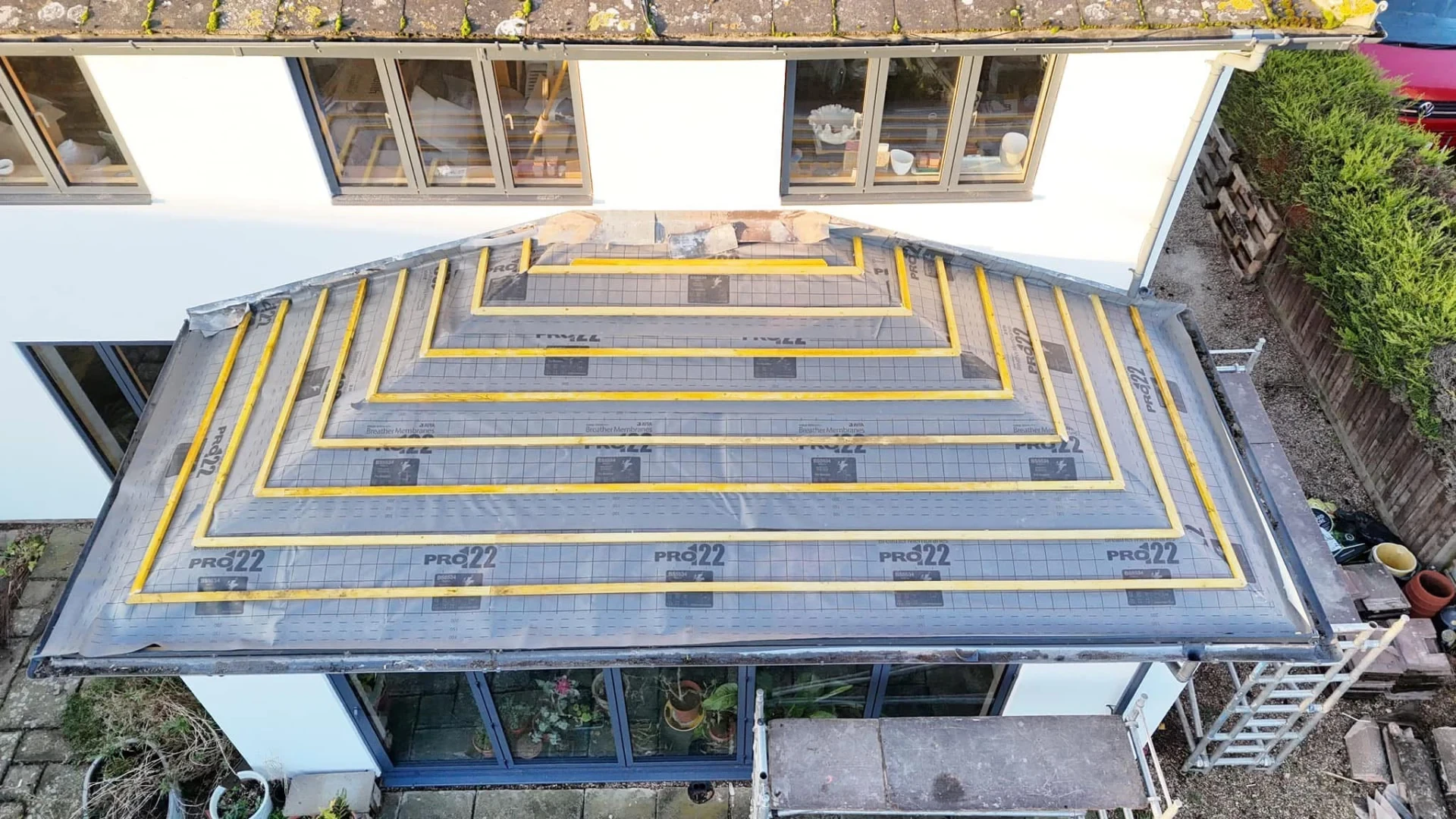 Roof underlay and timber battens on an extension roof during installation